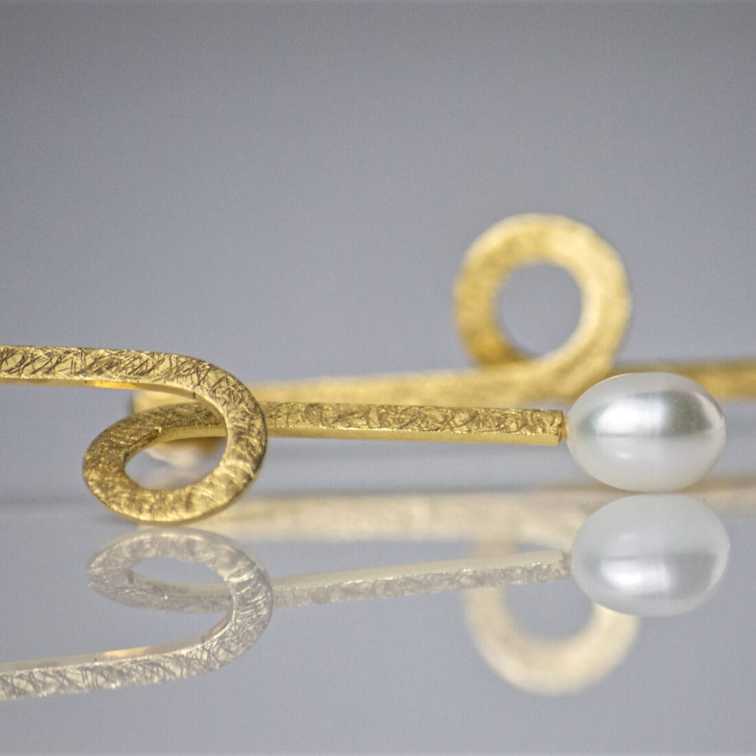 Σκουλαρίκια κρεμαστά με μαργαριτάρι