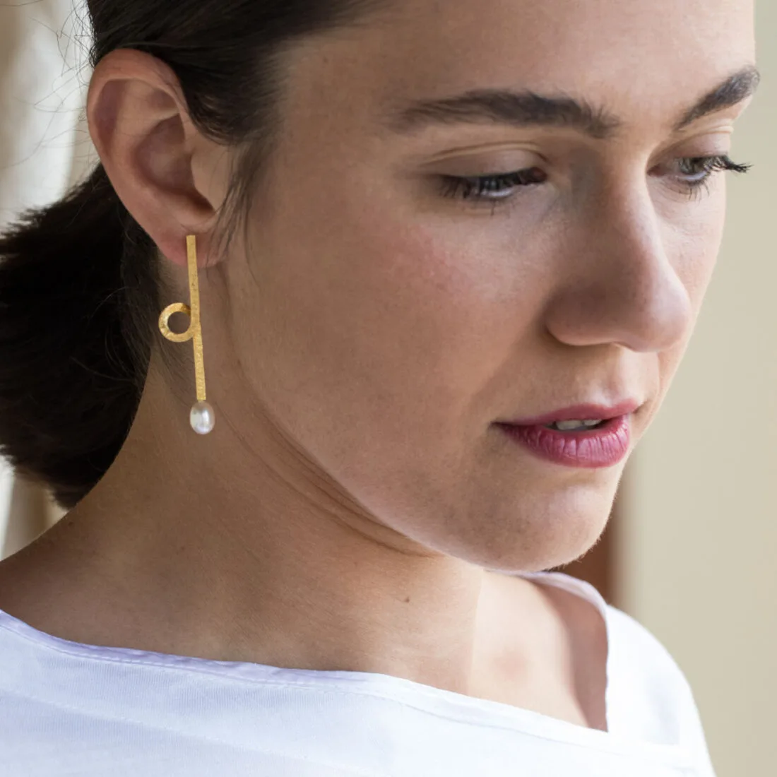 Σκουλαρίκια κρεμαστά με μαργαριτάρι