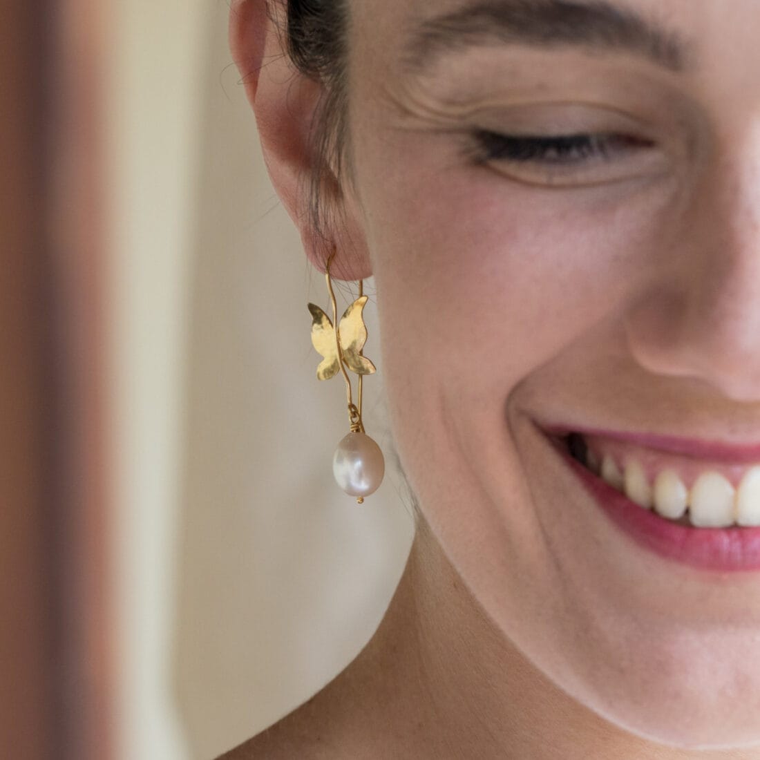 Σκουλαρίκια πεταλούδα με μαργαριτάρι