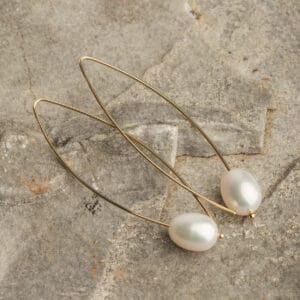 Μακριά σκουλαρίκια με μαργαριτάρια