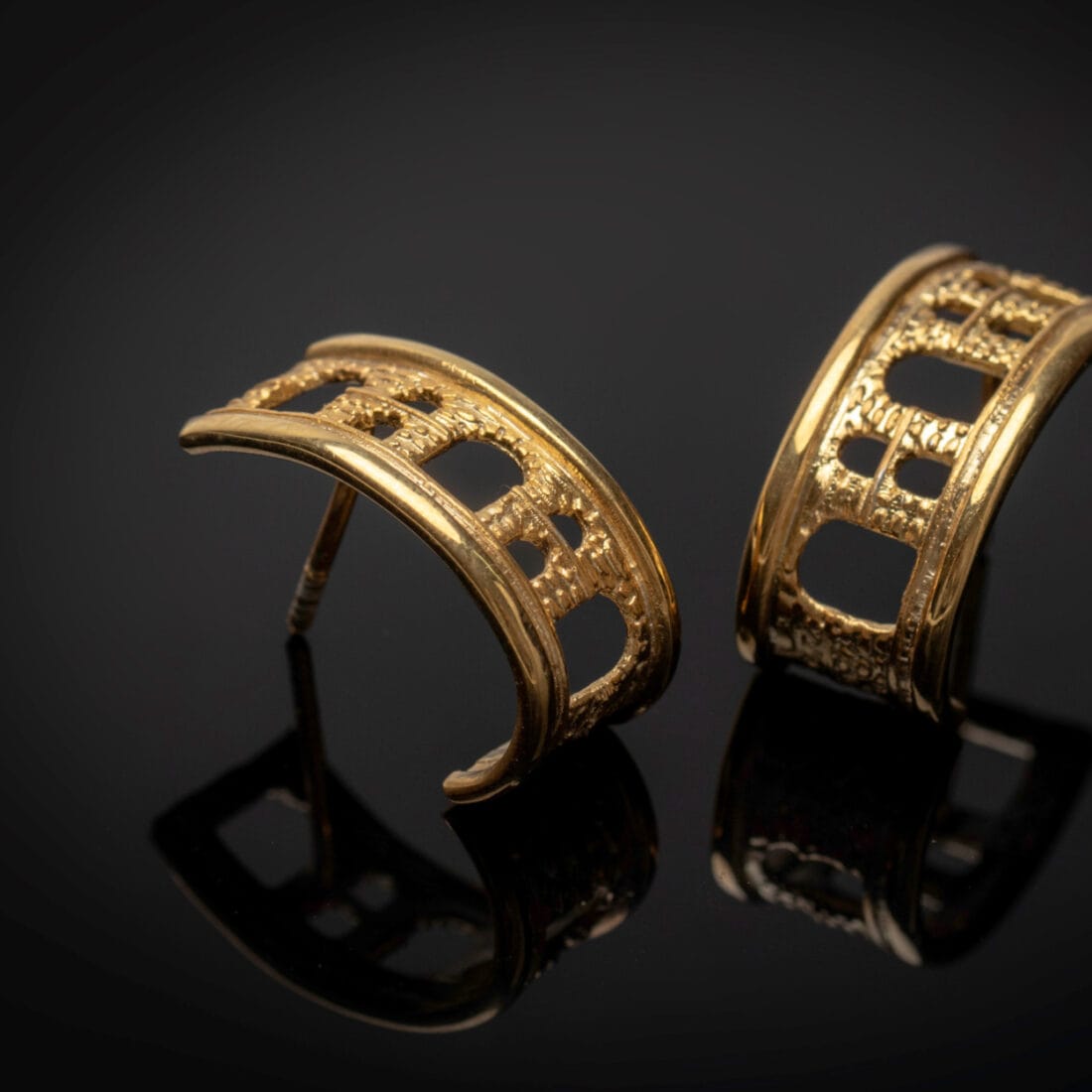 Σκουλαρίκια KAVALA half hoops