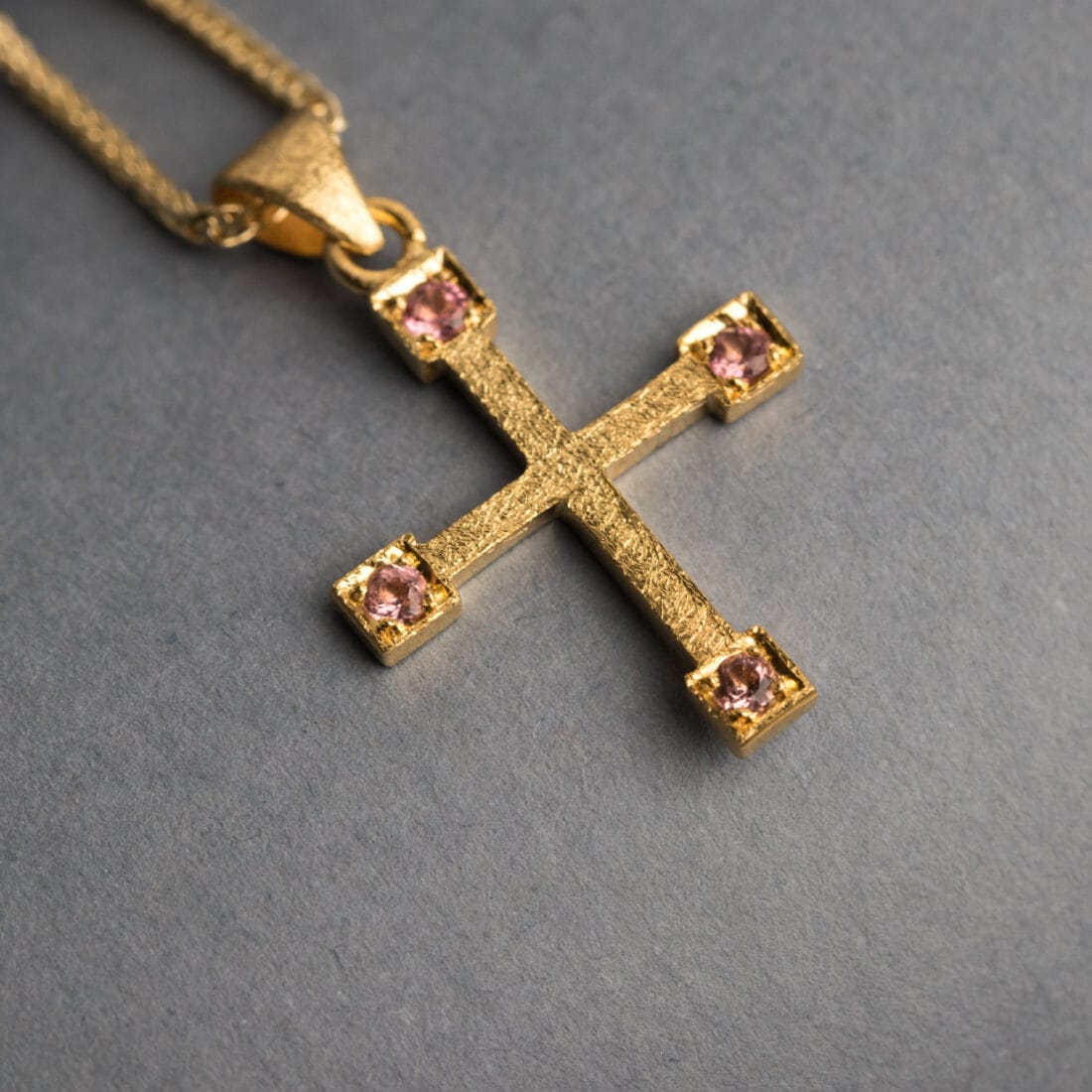 Χρυσός σταυρός με τουρμαλίνες ή brilliant