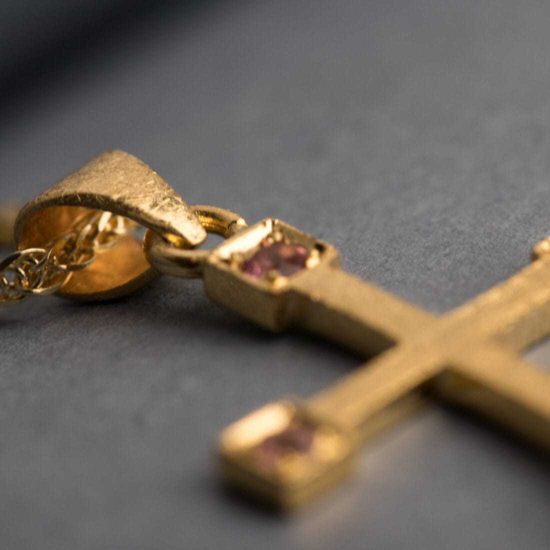 Χρυσός σταυρός με τουρμαλίνες ή brilliant