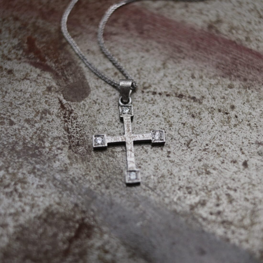 Χρυσός σταυρός με τουρμαλίνες ή brilliant