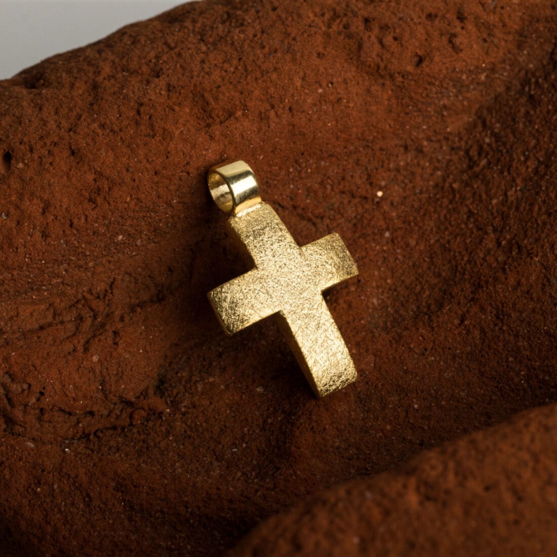 Σταυρός σε κλασσικό σχήμα