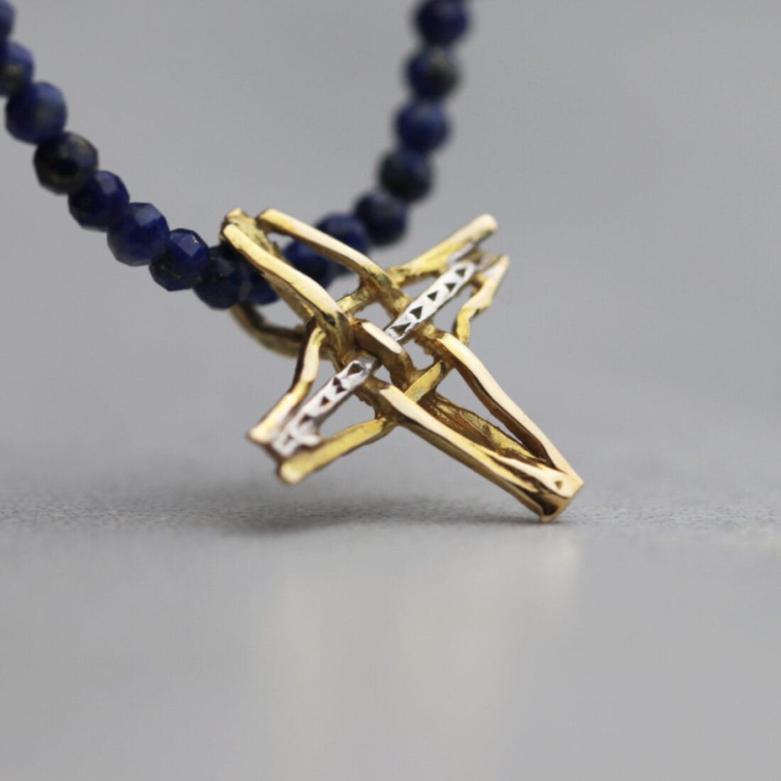 Σταυρός δίχρωμος διακριτικός