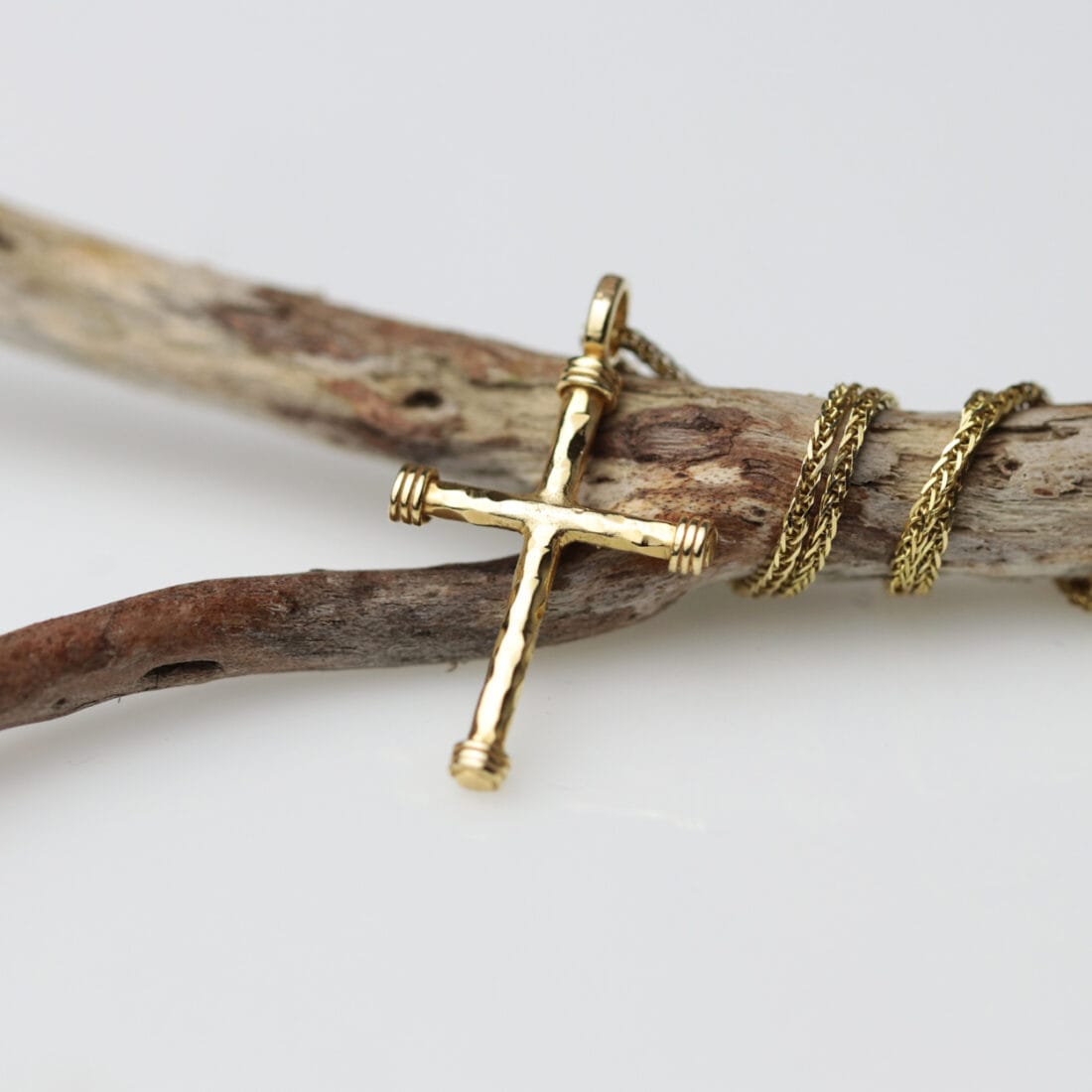 Σταυρός σε λεπτή γραμμή